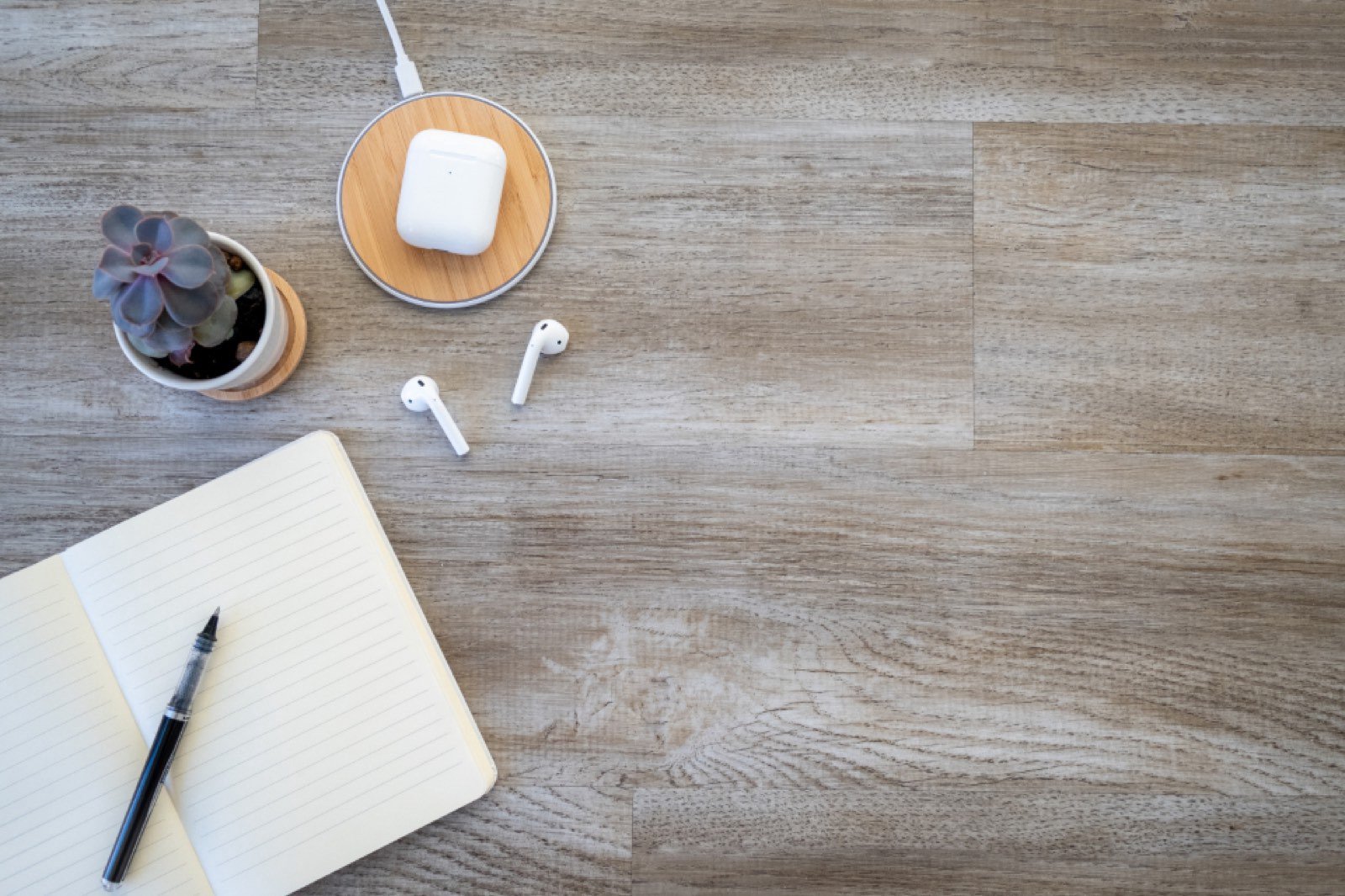 Chọn case AirPods đúng đời, cả AirPods Pro